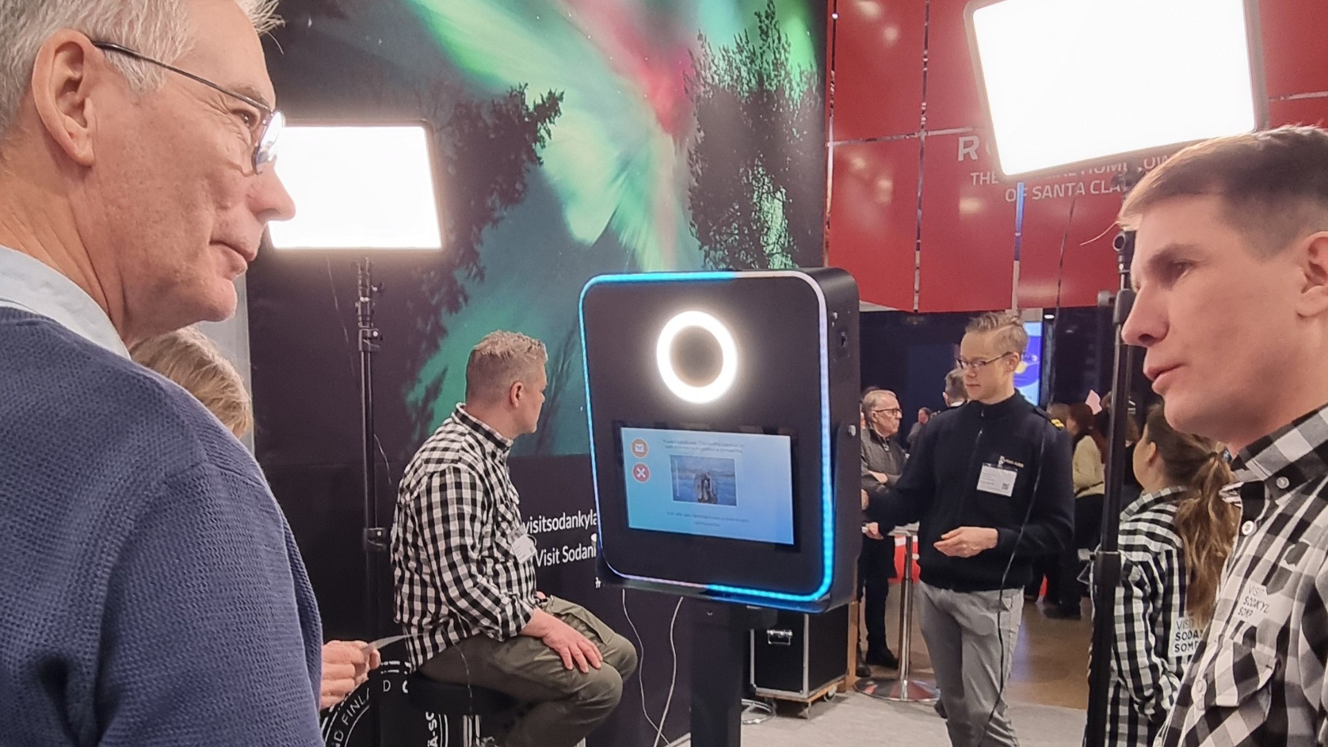 Photo booth messuille: Muuta kävijät liideiksi